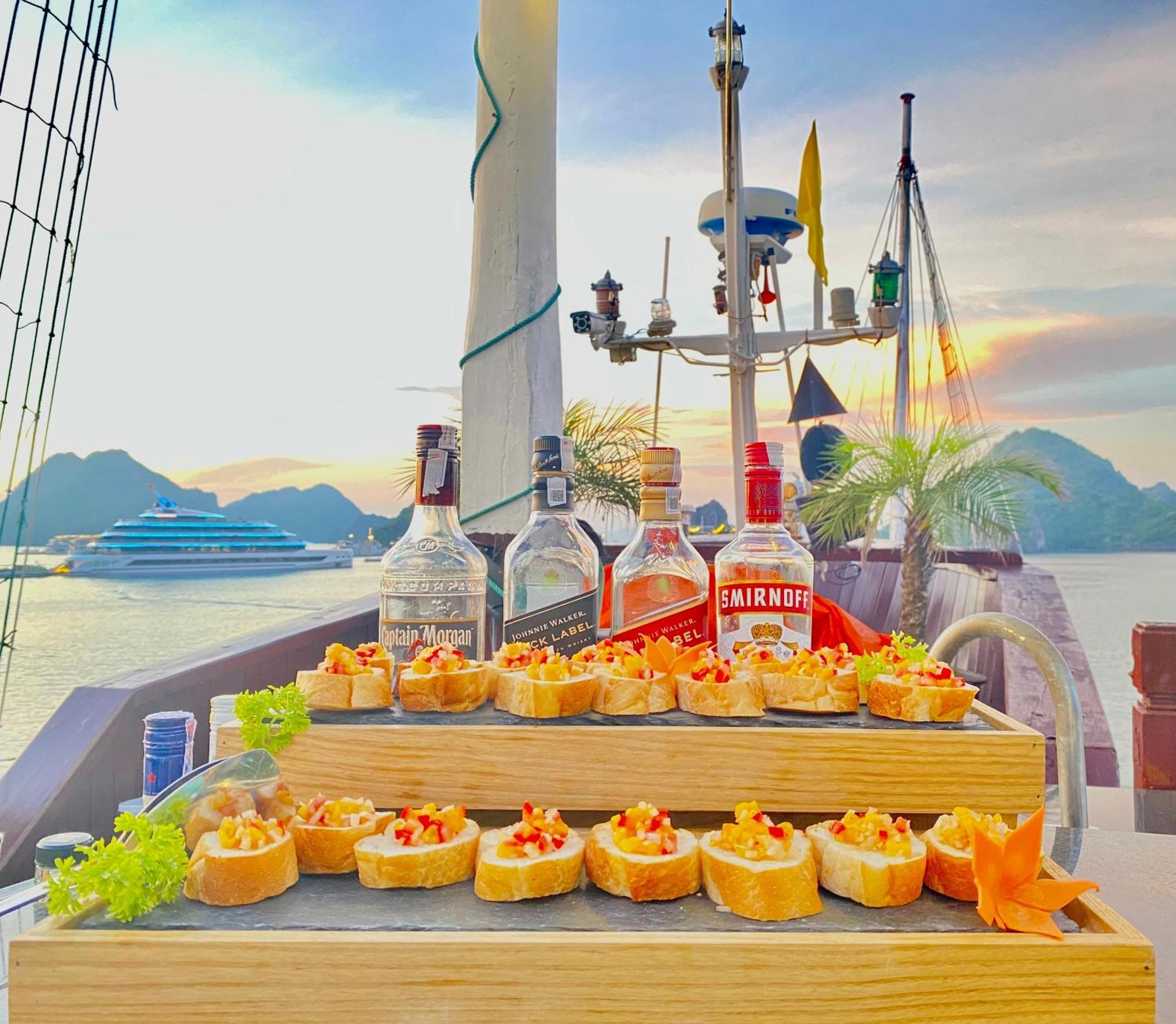 Hera Grand Luxury Cruise Ha Long Esterno foto