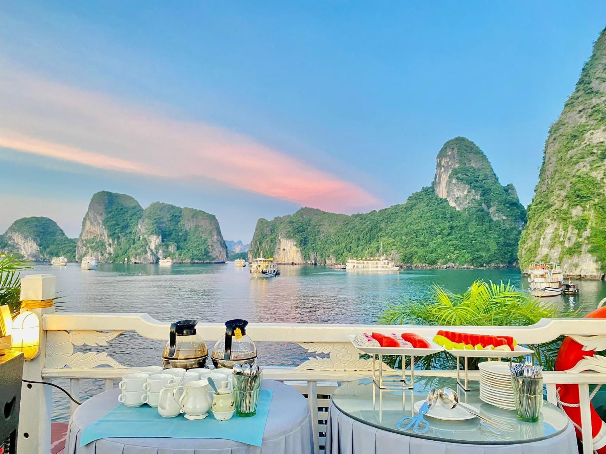 Hera Grand Luxury Cruise Ha Long Esterno foto