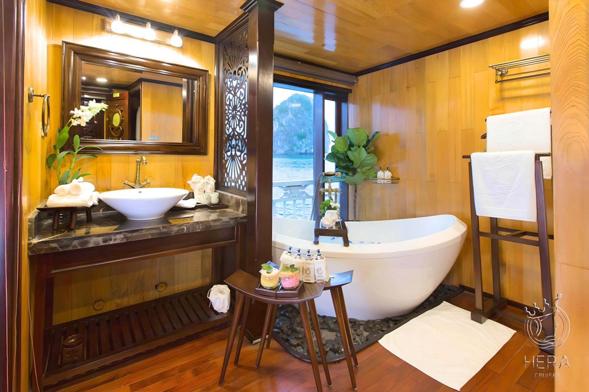 Hera Grand Luxury Cruise Ha Long Esterno foto